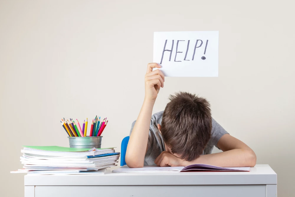 AI tools solve these problems by acting as study partners. They summarize, explain, generate, and even tutor in real-time. And the best part? Many of the most powerful ones are free or have free student plans.